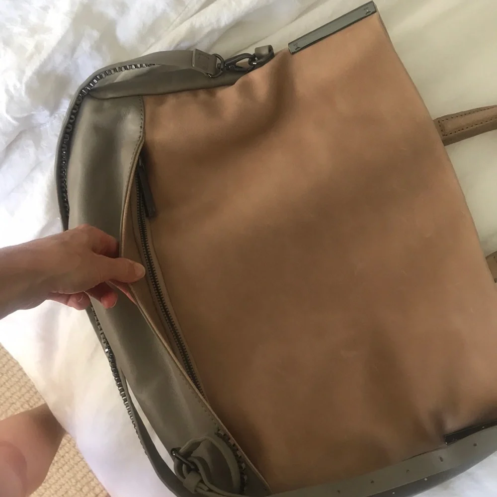 Halston Heritage Crossbody Tote NWOT - Picture 7 of 9